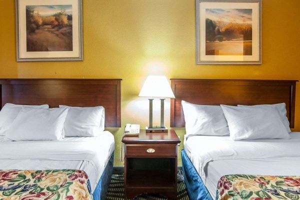 Rodeway Inn Calhoun
